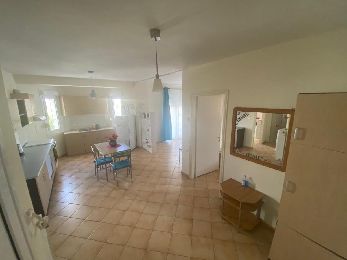 Kelesi Apartments Nea Kallikrateia Kültér fotó